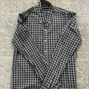 Unis button down